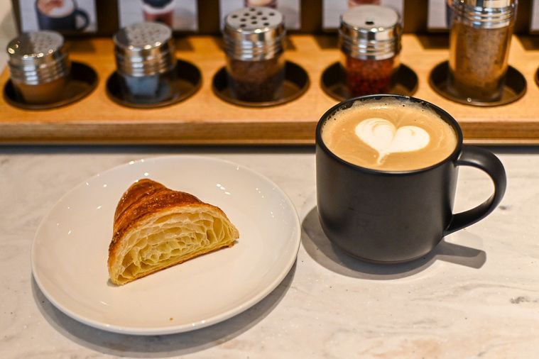 コルネッティとラテ