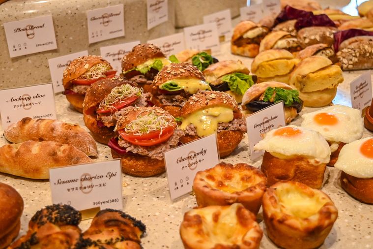 パンが並んでいるところ