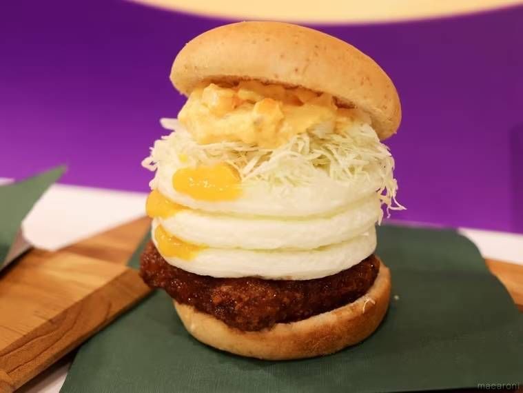 ケンタッキーのトリプル月見バーガー