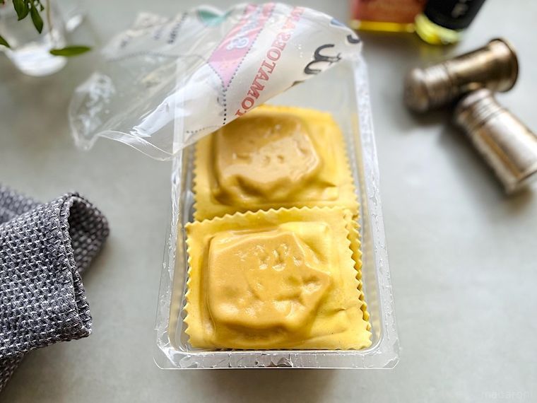 コストコのジャイアントラビオリを1パック分切り離して、開封したところ