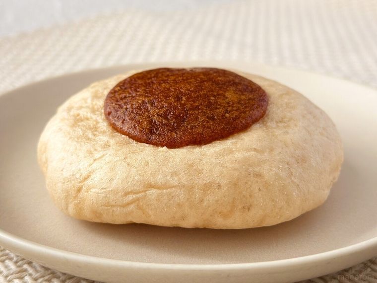 白皿にのったくりまんじゅうのくりあんぱん