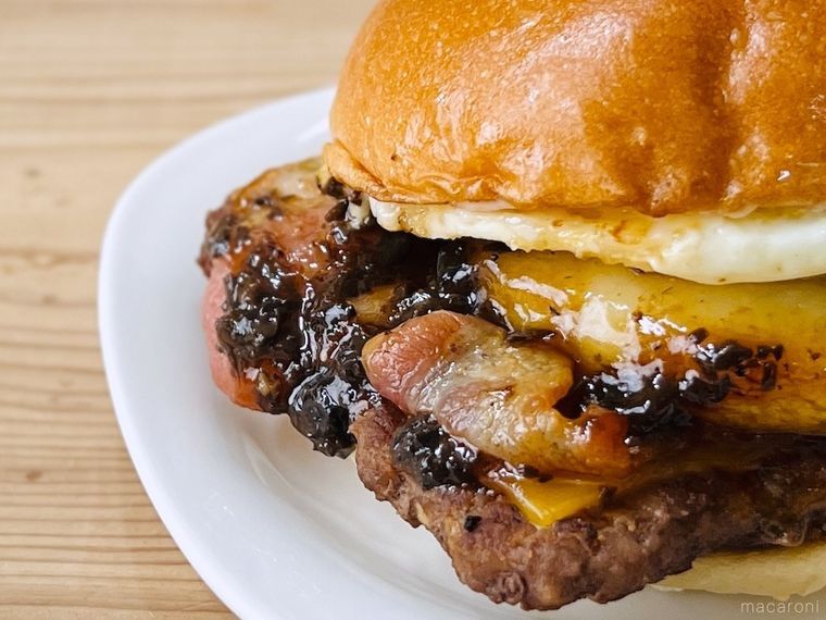 トリュフ月見もっちベーコネーターのアップ画像