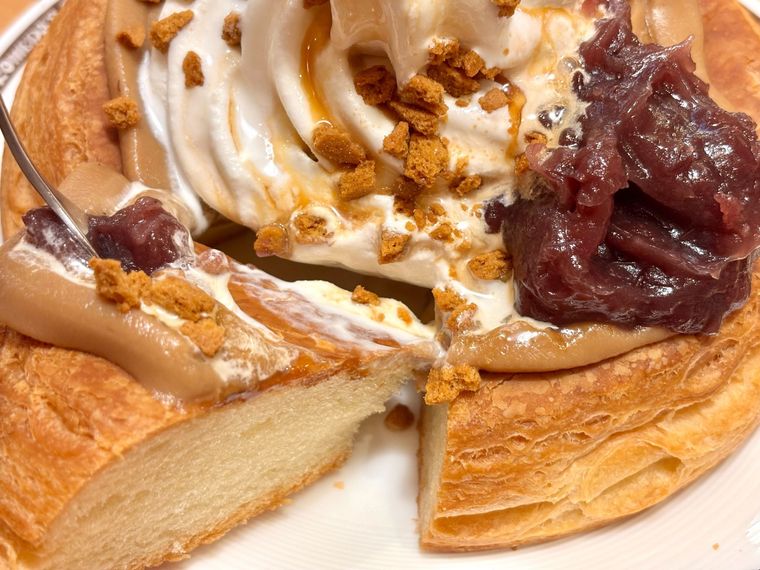 お月見シロノワールをとっている