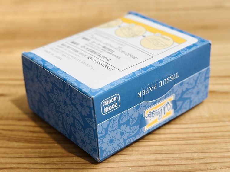 ティッシュの空き箱で作ったフタ付きケース