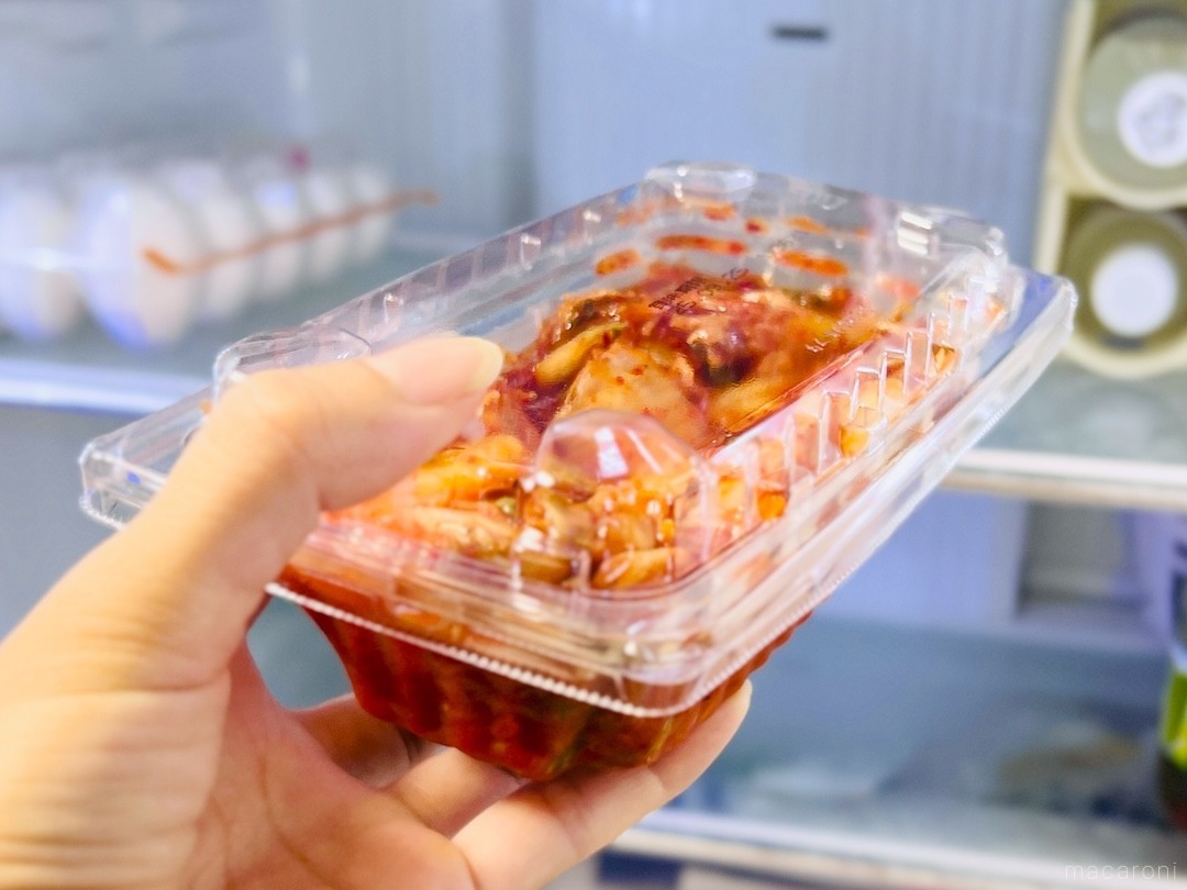 キムチの匂いが冷蔵庫内に広がらない！容器のまま、コスト0円の保存