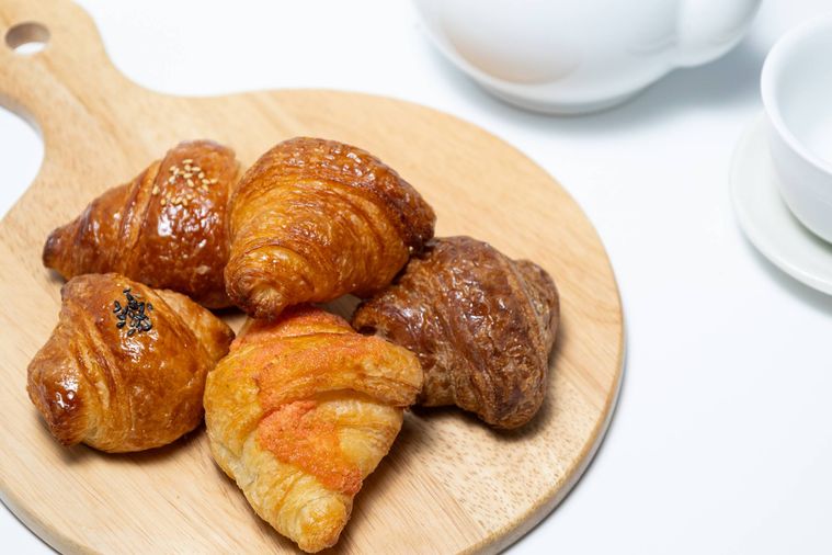 プレーン、チョコレート、さつまいもなどのミニクロワッサン5個