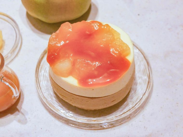 洋なしとキャラメルの紅茶ケーキ