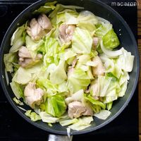 作り方 鶏もも肉とキャベツのトマト煮