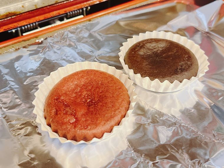 広島チョコラ・広島レッドチョコラをトースターで焼いている様子