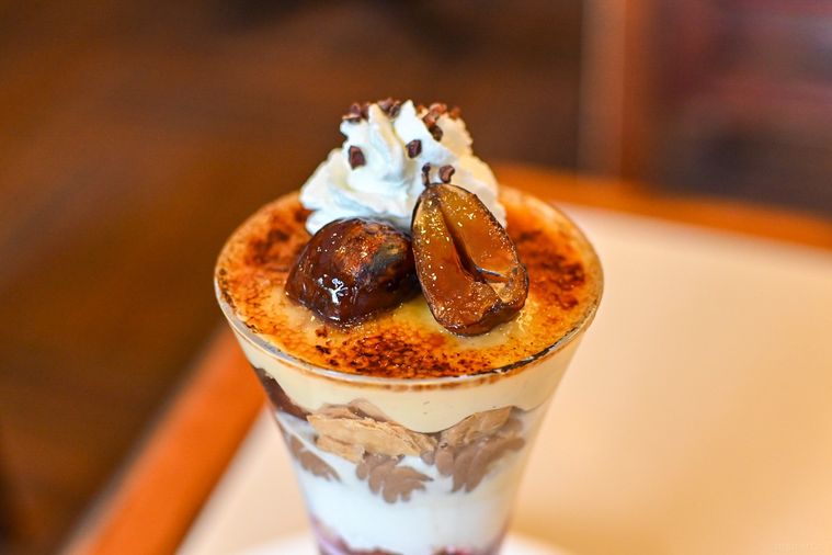 パフェのトッピングのアップ