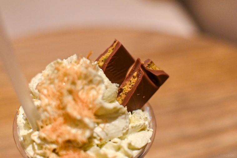 ドリンクのトッピングチョコのアップ