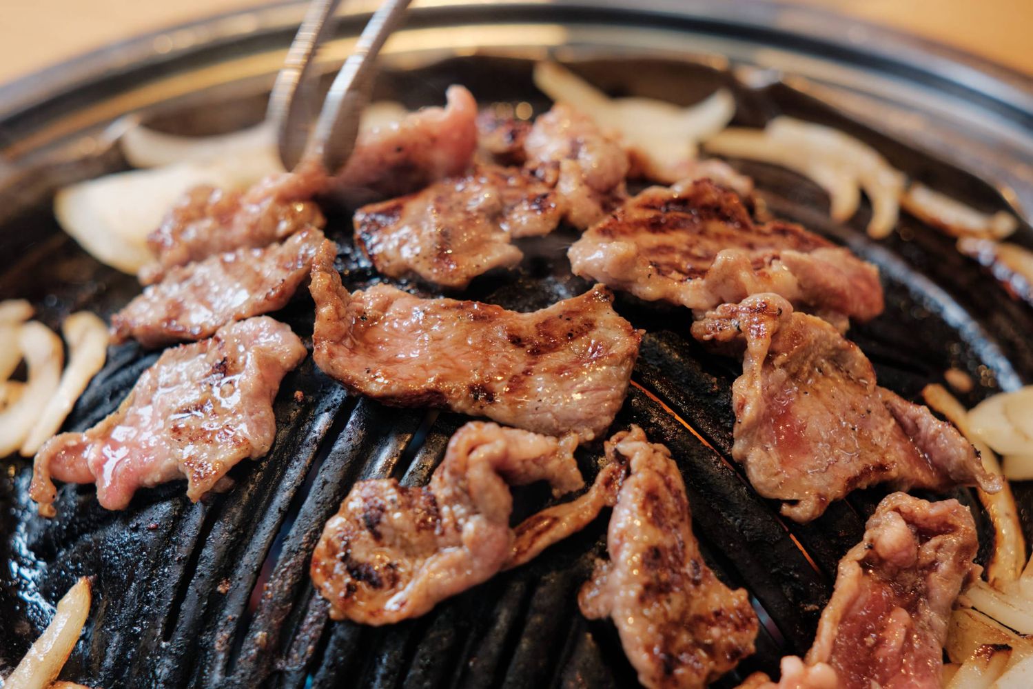 ジンギスカンを焼いている様子