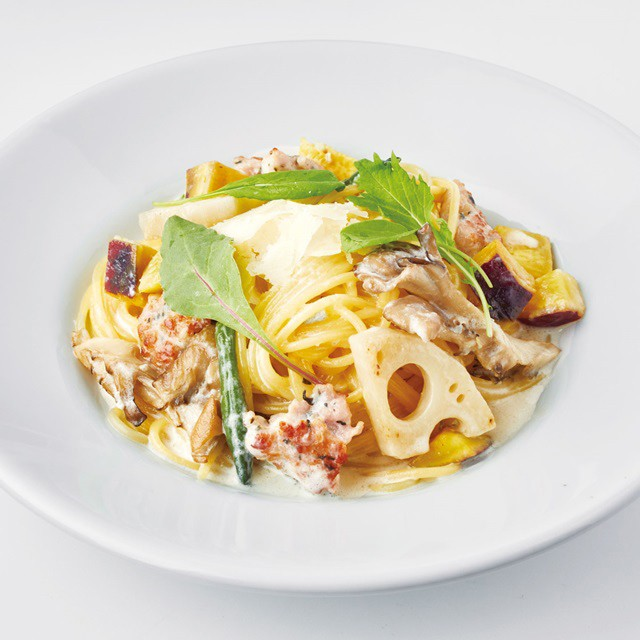 ラブアンドテーブルのパスタ サルシッチャとさつまいもの4種チーズソース