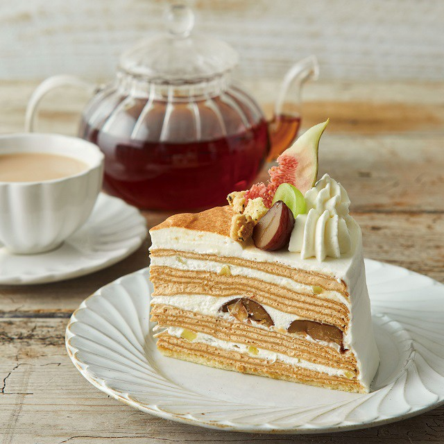 ラブアンドテーブルのマロンミルクティーのミルクレープ