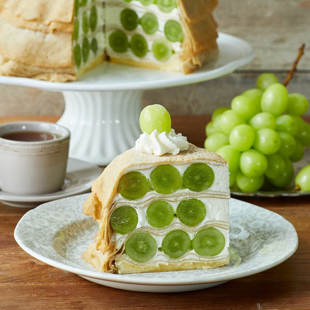 ラブアンドテーブルのシャインマスカットのミルクレープ