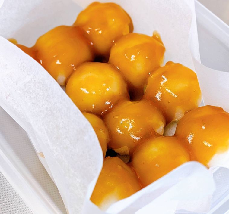 保存容器に入れたお団子