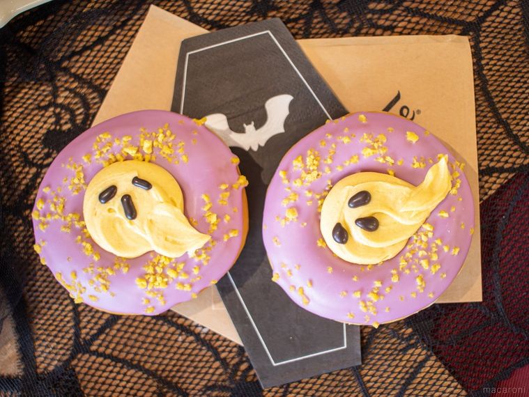 クリスピークリームドーナツスイート ポテト ゴーストがふたつ並んでいる