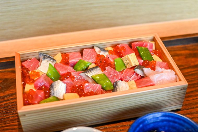 バラちらしのアップ