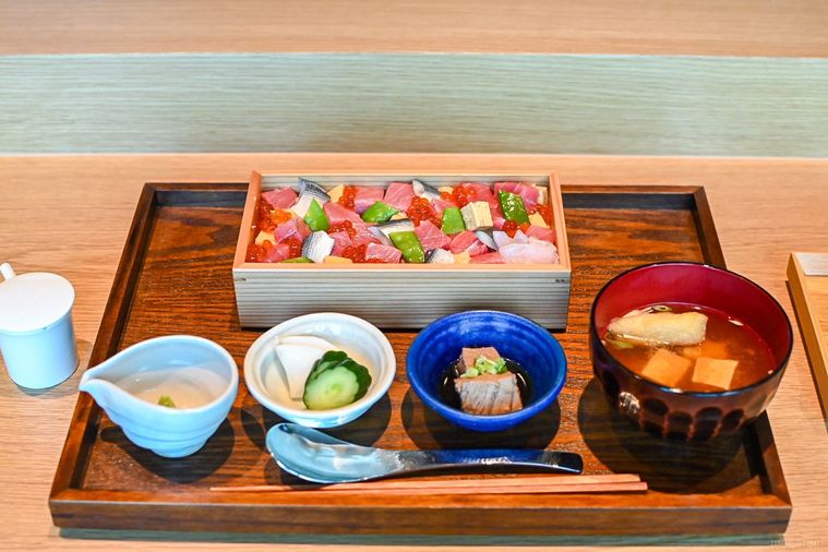 バラちらしの御膳