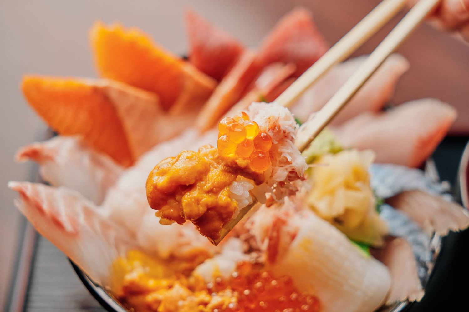 釧ちゃん食堂の海鮮丼のアップ