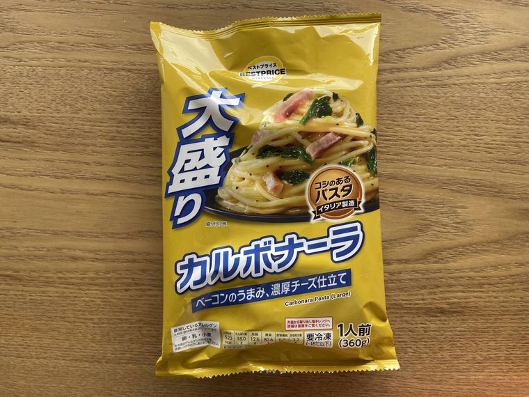 トップバリュ 大盛りカルボナーラのパッケージ