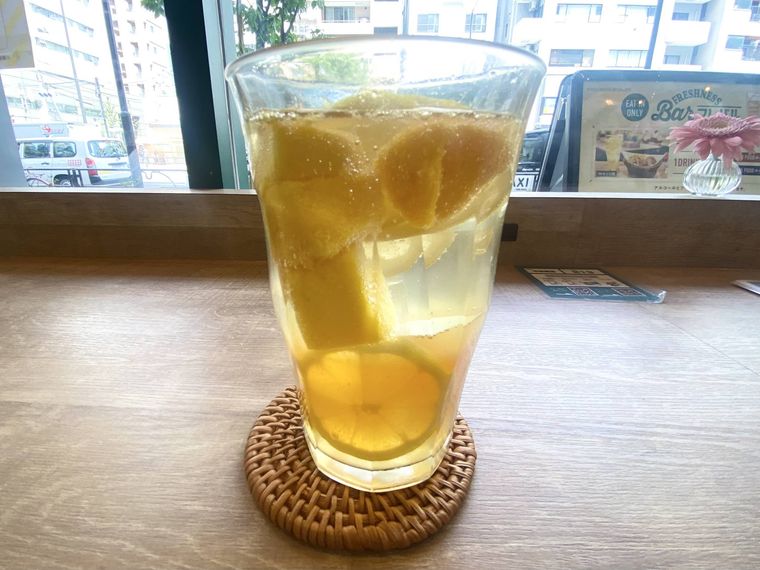 フレッシュネスバーガー フローズンマンゴーレモネードソーダ 商品