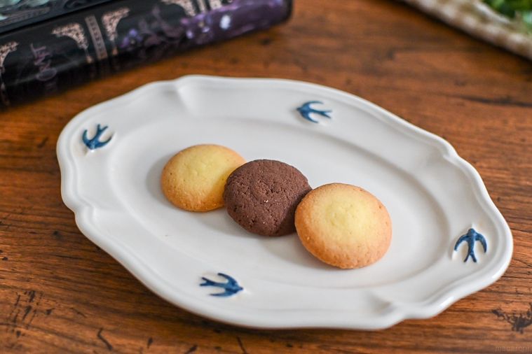 お皿にのったクッキー