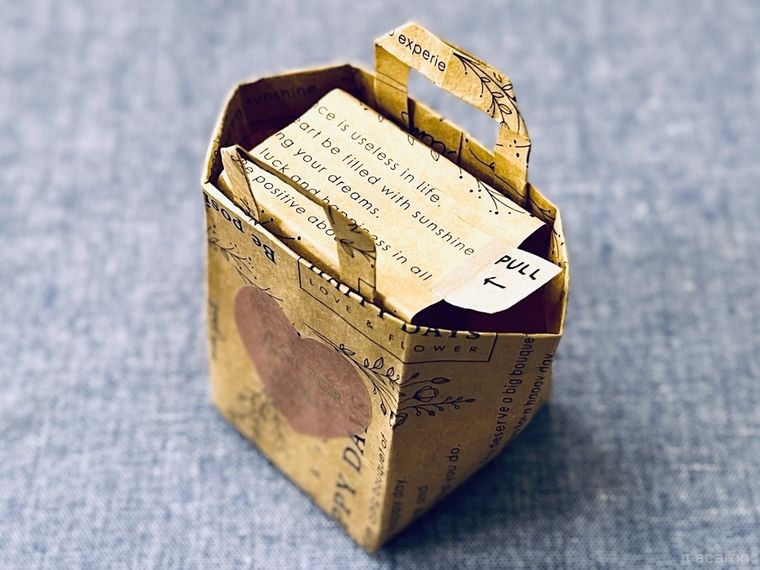 クラフト紙の封筒で作ったミニバッグ