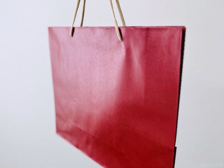 赤い紙袋