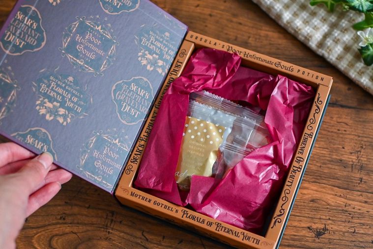 お菓子のパッケージの中