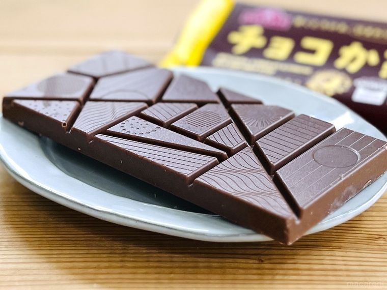 チョコかプレーンを皿に出した様子