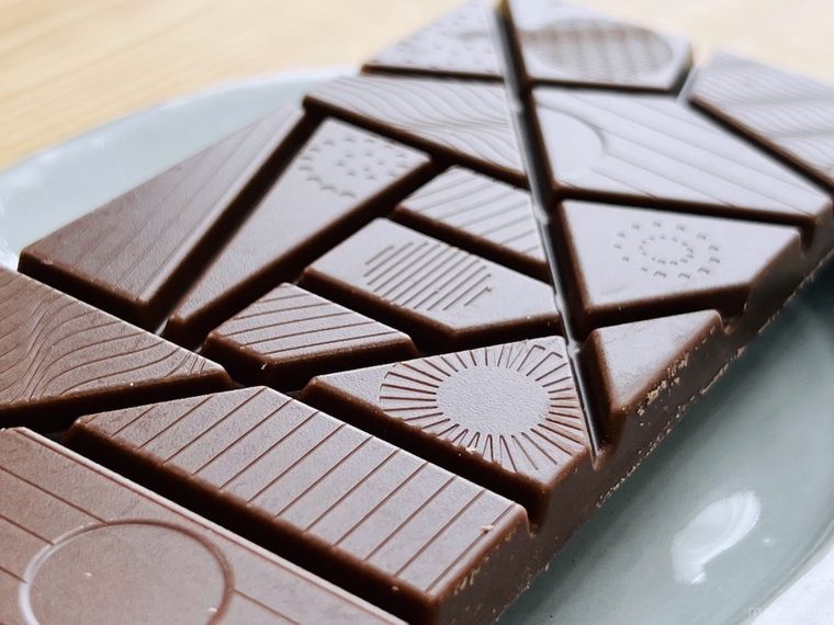 チョコかプレーンを皿に出した様子