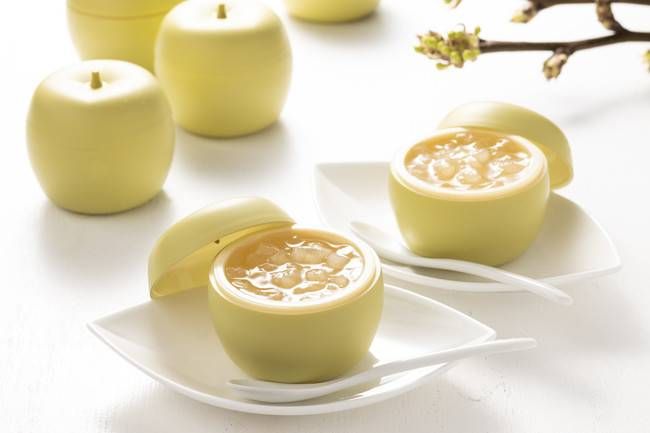 梨の形をした容器に入った鳥取土産で人気の二十世紀梨ゼリー感動です