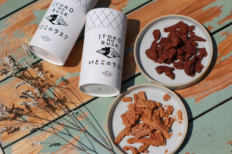 器にのったいとこのラスクの中身とパッケージ