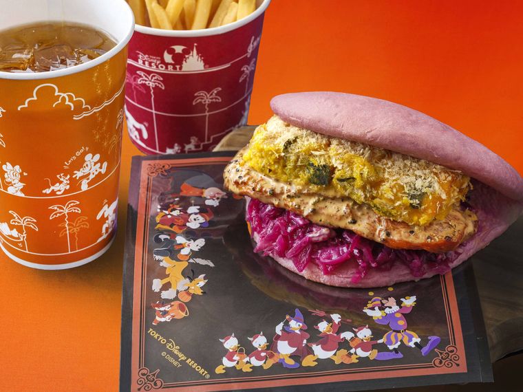 サンドイッチとドリンクとポテト