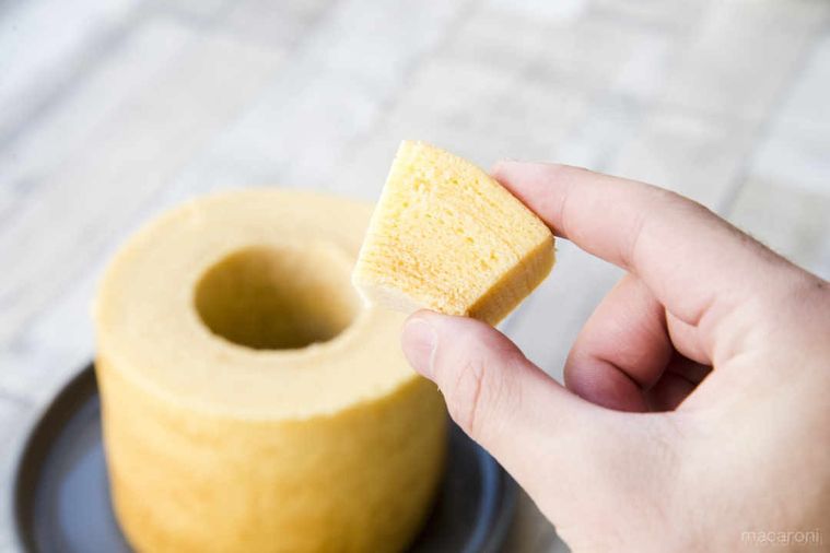 特大バウムとひと口サイズにカットしたバウムクーヘン