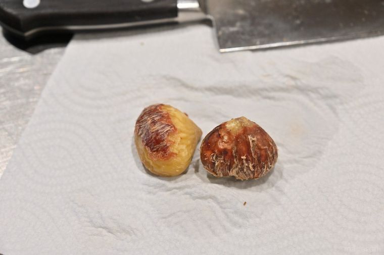 部分的に渋皮が剥けていない栗