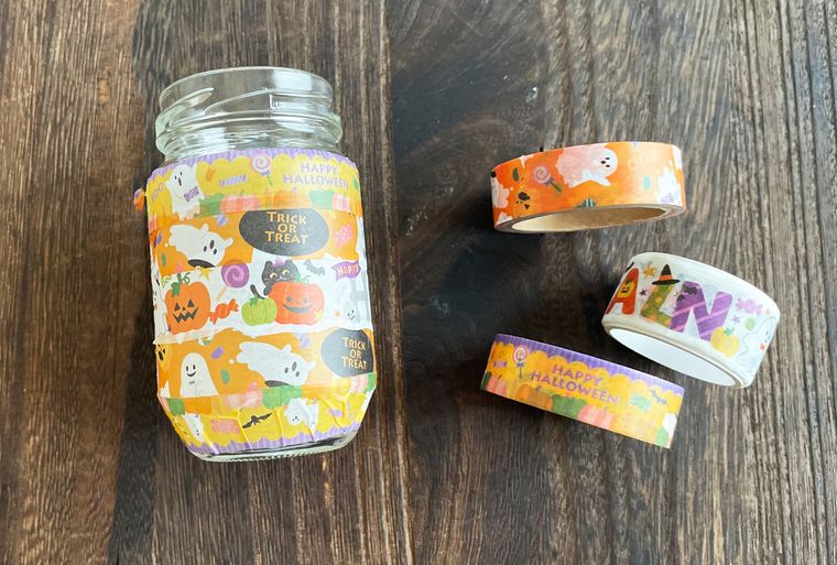 マスキングテープを貼った空き瓶