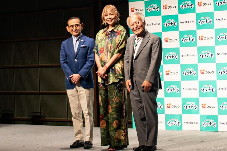 フジッコ社長の福井正一さん、俳優の山口智子さん、医学博士の家森幸男さん