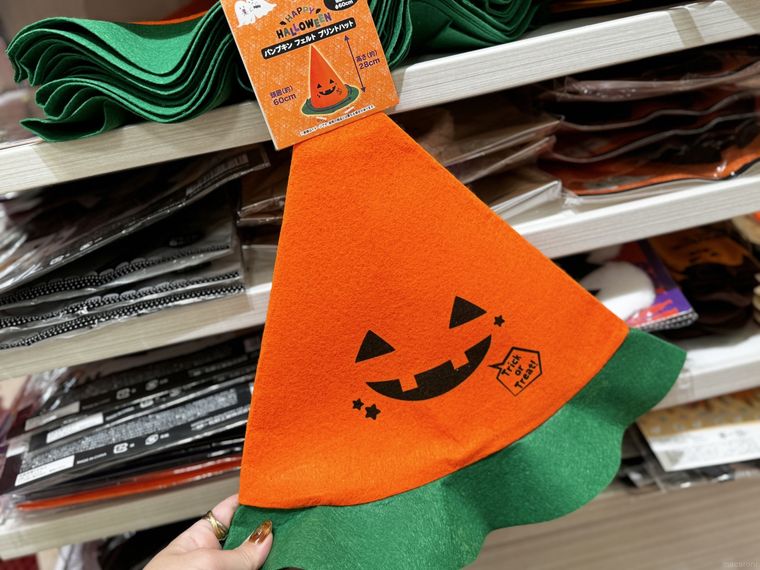 セリアパンプキン フェルト プリントハットのパッケージ