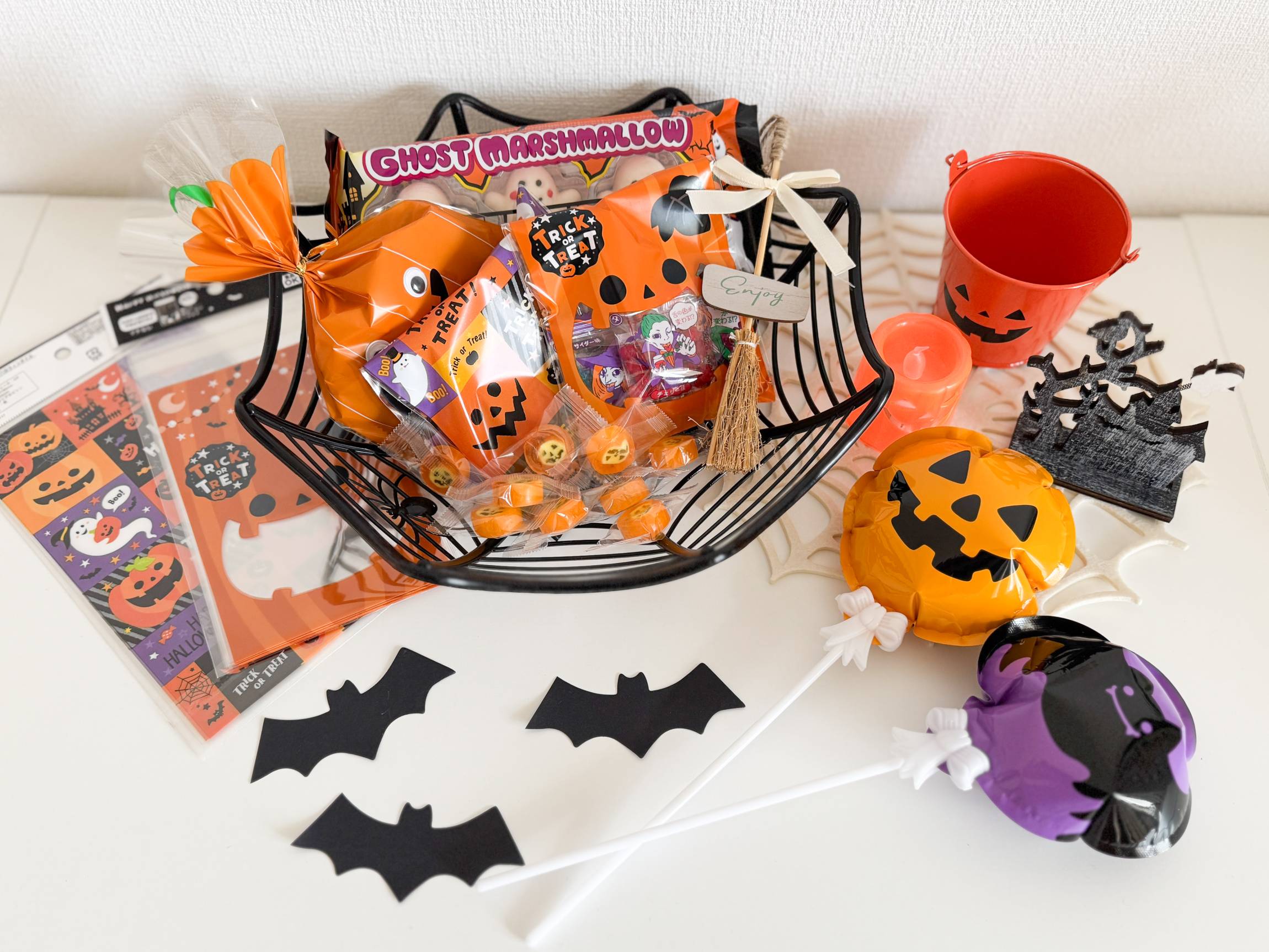 セリア　ハロウィンマントベア　アニマル　ベア　9個セット　オブジェ　押し色 100均キャンドゥ、セリア『ベア（くま）ミニオブジェ』シリーズ
