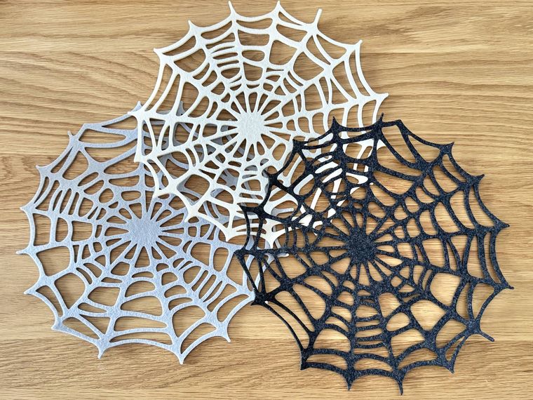 セリアフェルトウェブマットを置いている様子