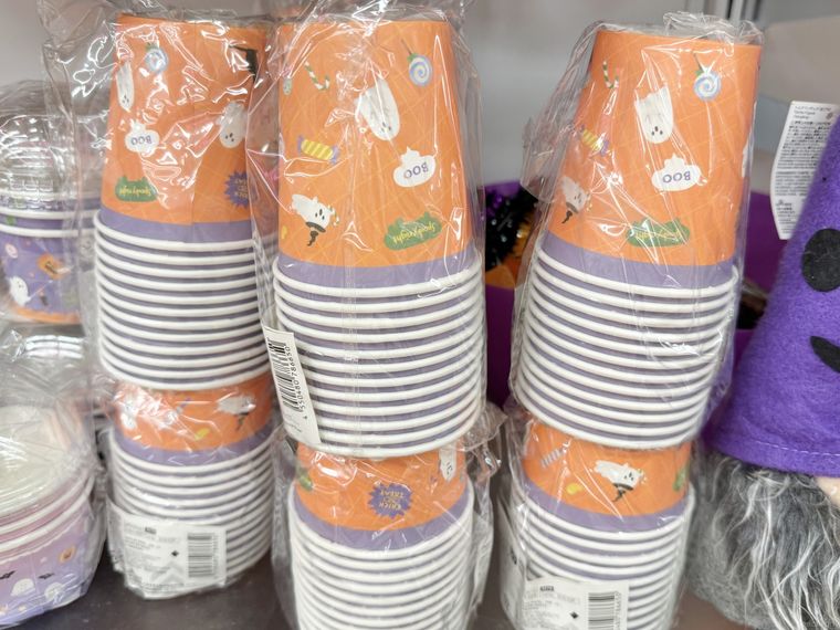 ダイソーのペーパーカップHW、CF、キャンディワゴン、12個