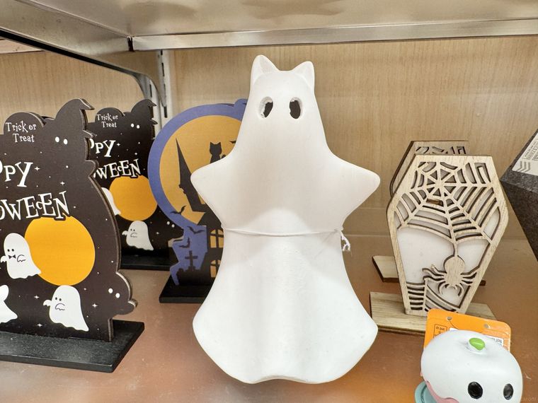 ダイソーのセラミックゴーストオブジェホワイト