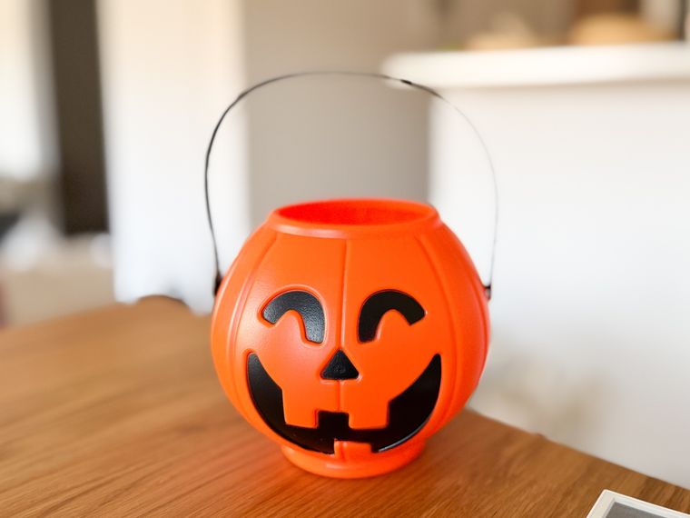 ダイソーのパンプキンバケツオレンジ