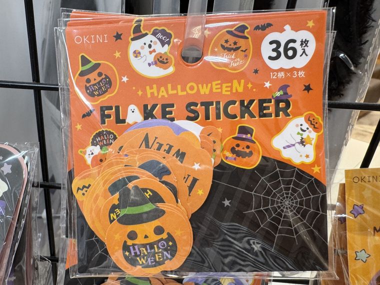 キャンドゥのハロウィンフレークステッカーのパッケージ