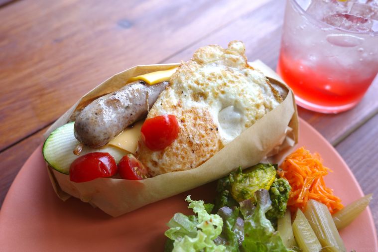 エッグのホットドッグ