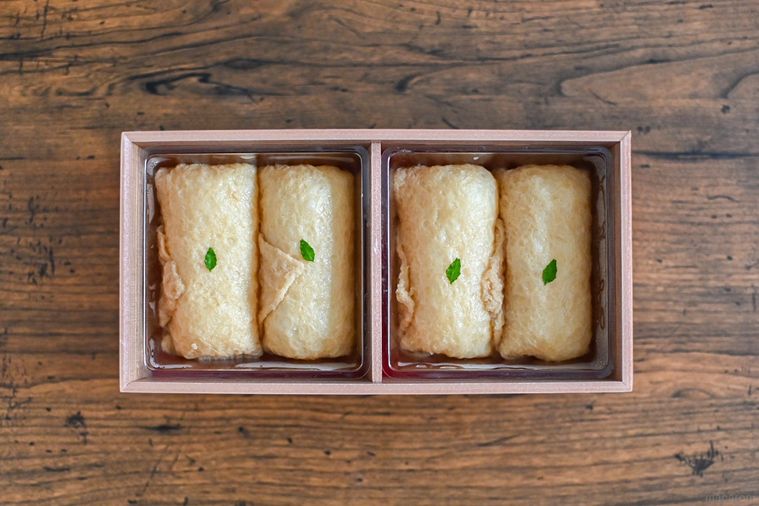 箱に入ったお稲荷さん