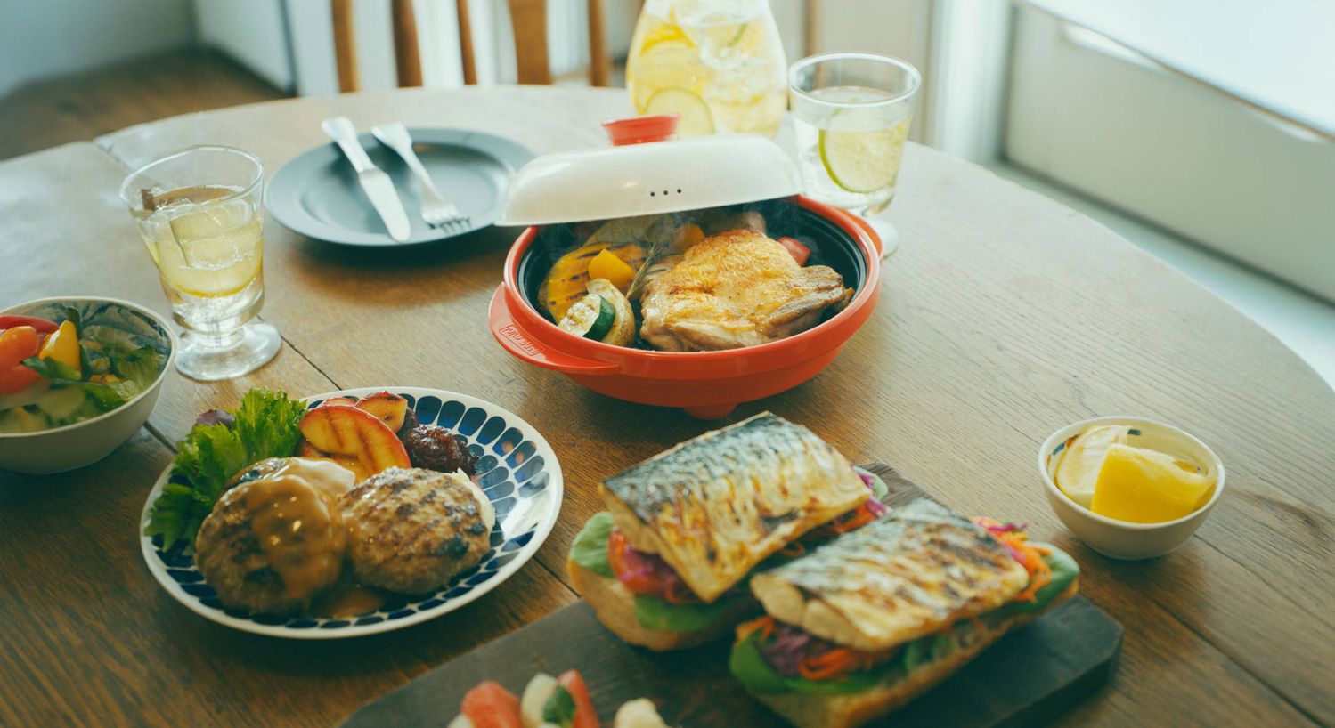 食卓に並ぶレンジメート調理の料理