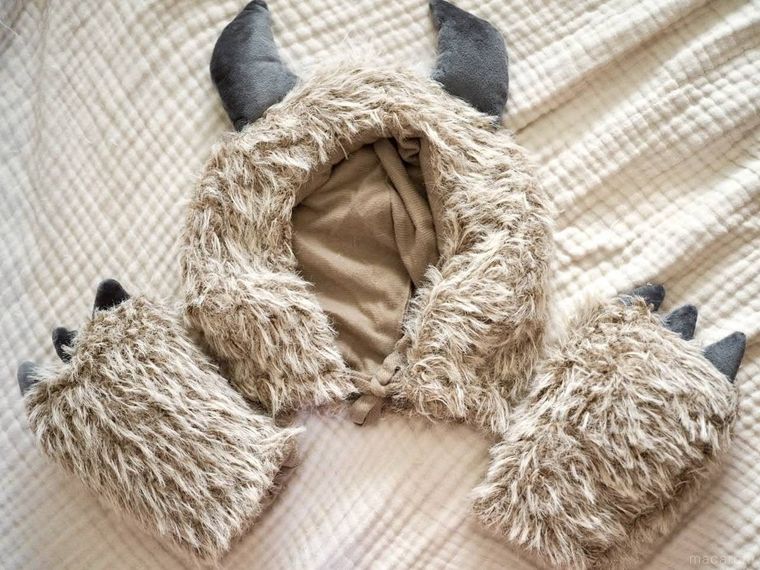 3COINSのモンスターかぶりもの手セット